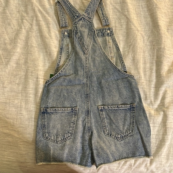 Gap Kids Girls Shortalls - Overall Shorts - light denim - distressed - NWT - Picture 4 of 4